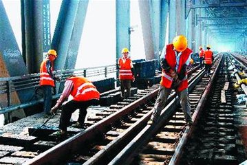 建筑裝飾行業(yè)：鐵路投資有望加速 投向?qū)赶蚝翁?